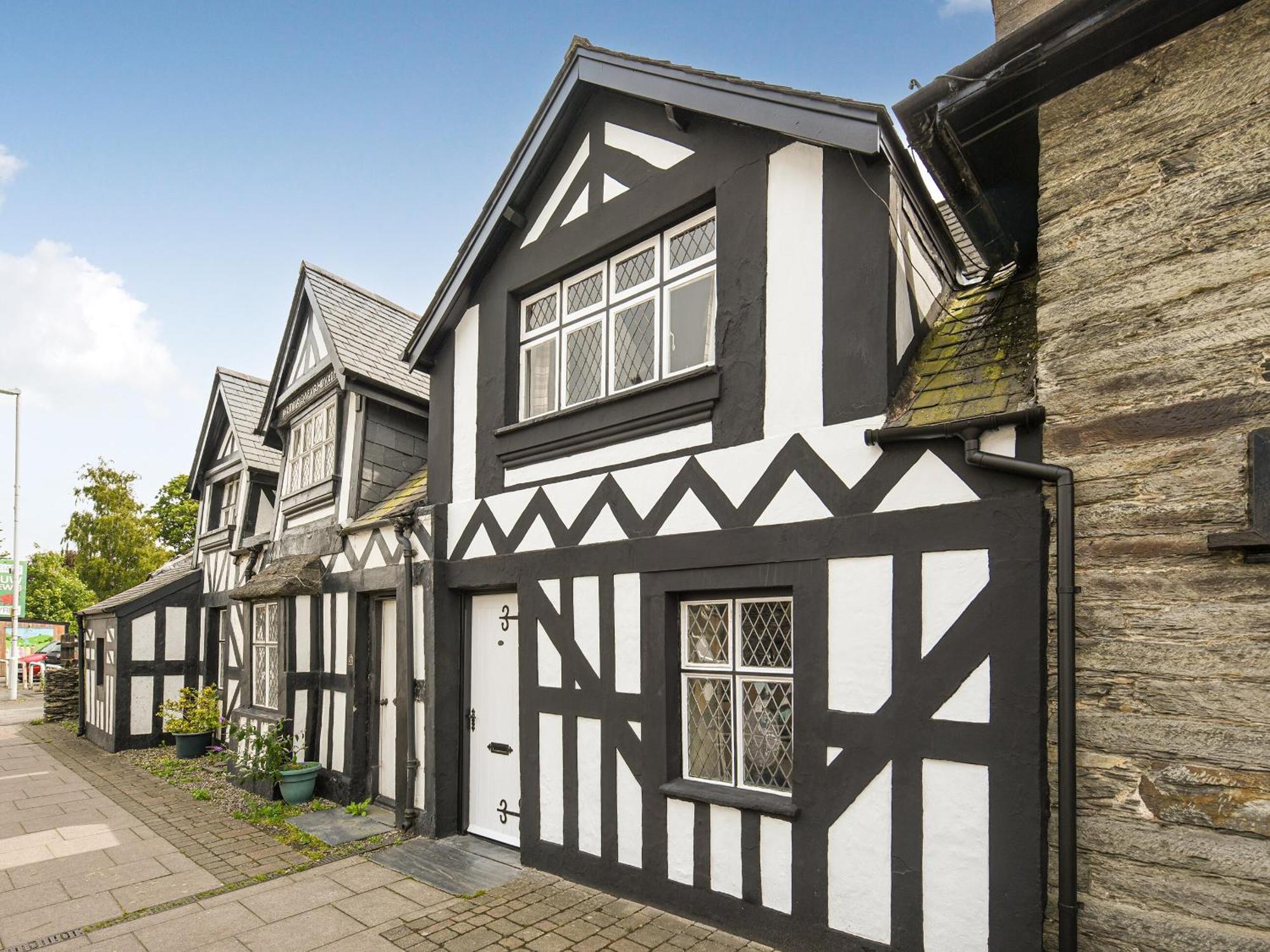 Bwthyn Llys Machynlleth Old Court House Villa Eksteriør bilde